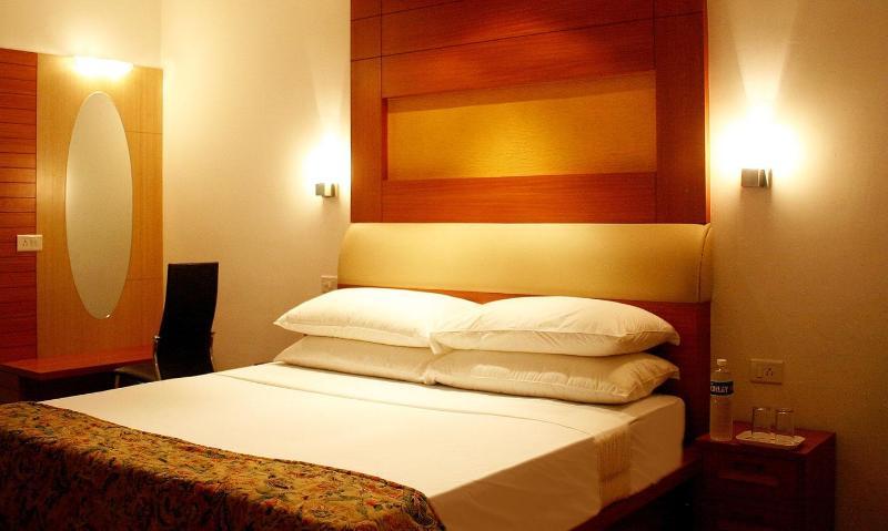 Hotel Riverside Resort And Spa Kumbakonam Εξωτερικό φωτογραφία